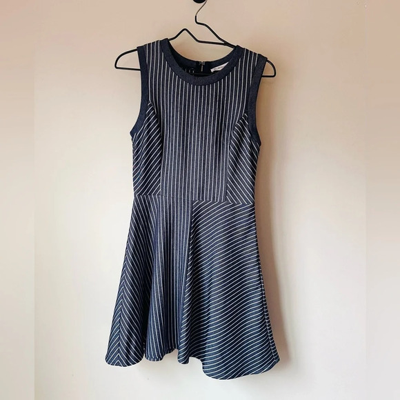BCBGeneration Sleeveless Stripe Flare Denim Dress – Size 8 - Picture 2 of 11
